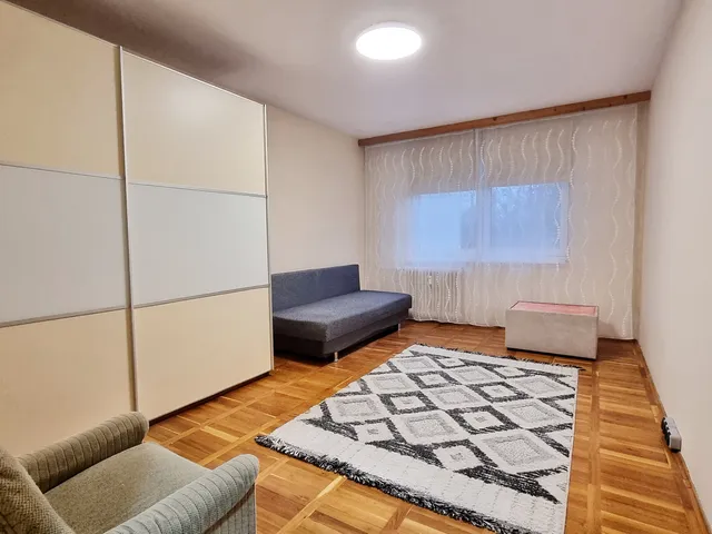 Kiadó lakás Nyíregyháza, Jósaváros, Május 1 tér  64 nm