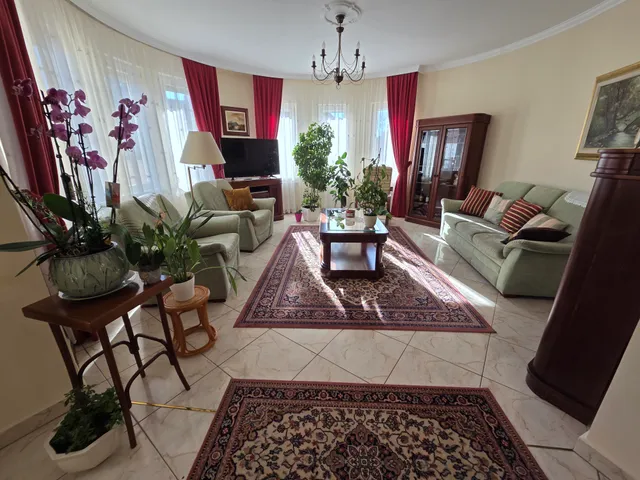 Eladó lakás Debrecen, Óváros 74 nm