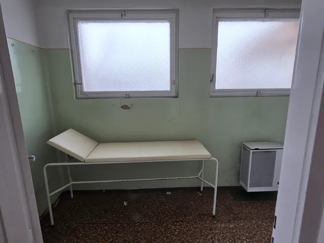 Eladó kereskedelmi és ipari ingatlan Debrecen, Csapókert, Sámsini út 81. 80 nm