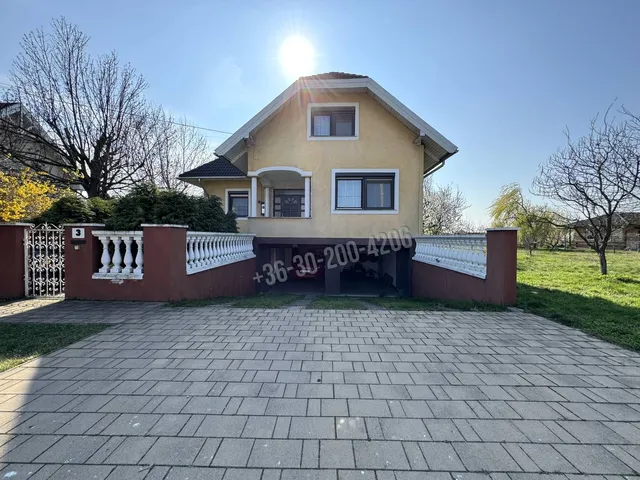 Eladó ház Levél 157 nm