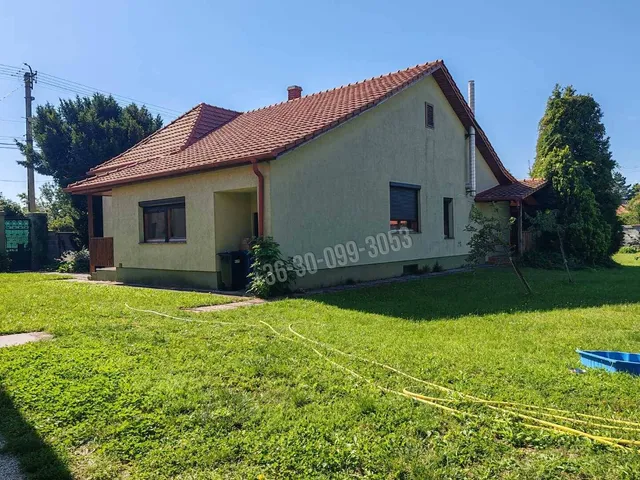 Eladó ház Rajka, Szent István utca 2000 nm