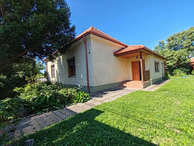 Eladó ház Rajka, Szent István utca 2000 nm