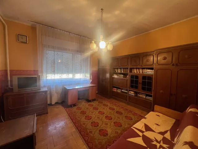 Eladó ház Oroszlány, Borbálatelep 140 nm