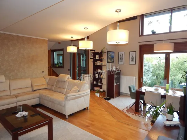 Eladó ház Tatabánya, Felsőgalla, Bódishegyi utca 300 nm