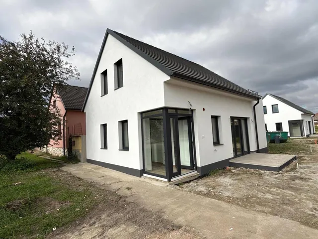 Eladó ház Levél 92 nm