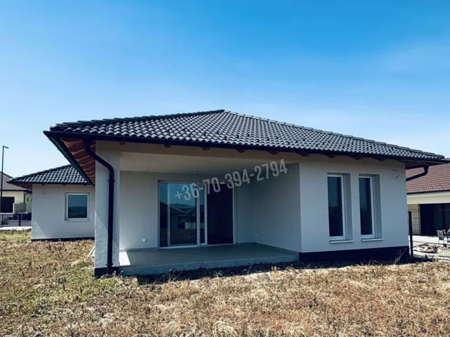 Eladó ház Környe, Bajcsy lakópark 180 nm