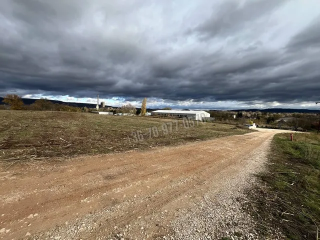 Eladó telek Tatabánya, Erőmű lakótelep 6030 nm