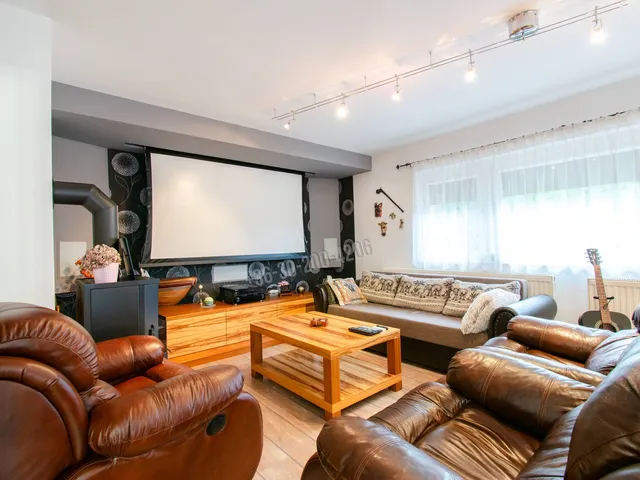 Eladó ház Feketeerdő 138 nm