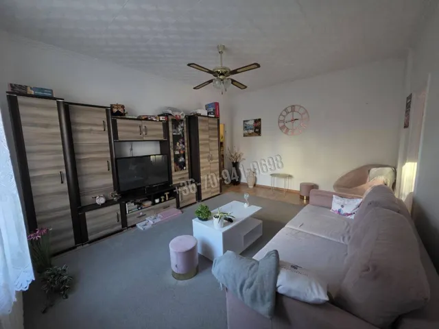 Eladó lakás Dunaújváros, Technikum városrész, Gábor Áron utca 53 nm