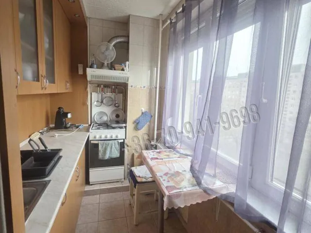 Eladó lakás Dunaújváros, Római városrész, Fáy András utca 52 nm