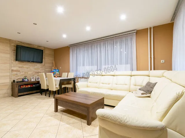 Eladó ház Nagylózs 183 nm