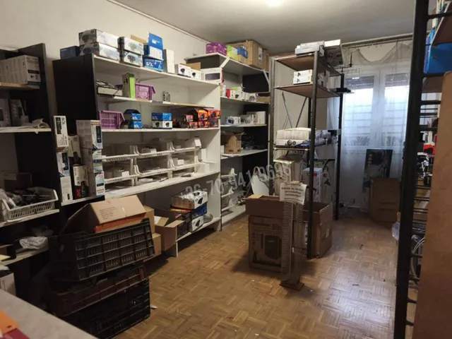 Eladó kereskedelmi és ipari ingatlan Dunaújváros, Belváros 88 nm