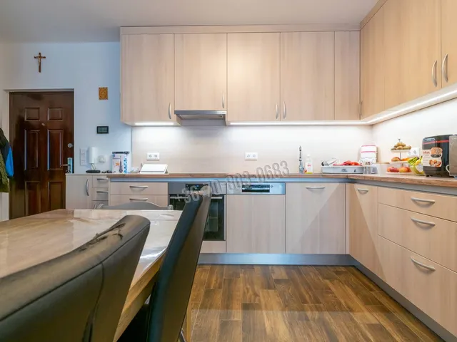 Eladó lakás Mosonmagyaróvár, Városközpont 65 nm