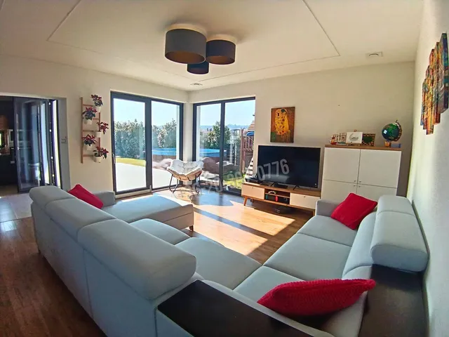 Eladó ház Győrújbarát 151 nm