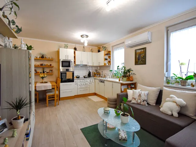 Eladó lakás Mosonmagyaróvár, Városközpont 46 nm