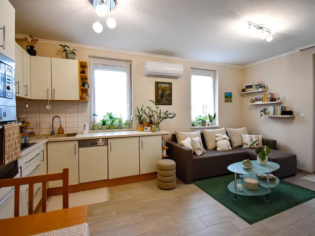 Eladó lakás Mosonmagyaróvár, Városközpont 46 nm