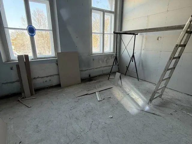 Kiadó kereskedelmi és ipari ingatlan Győr 1000 nm