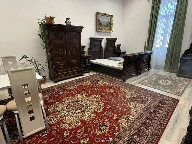 Kiadó kereskedelmi és ipari ingatlan Győr 1000 nm