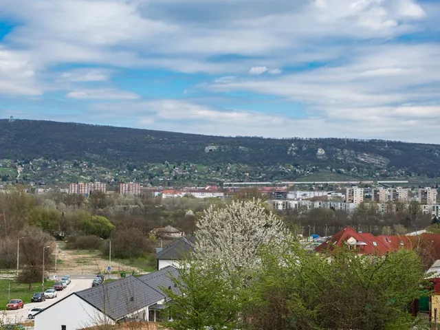 Eladó ház Tatabánya, Panoráma lakópark, Boróka utca 114 nm
