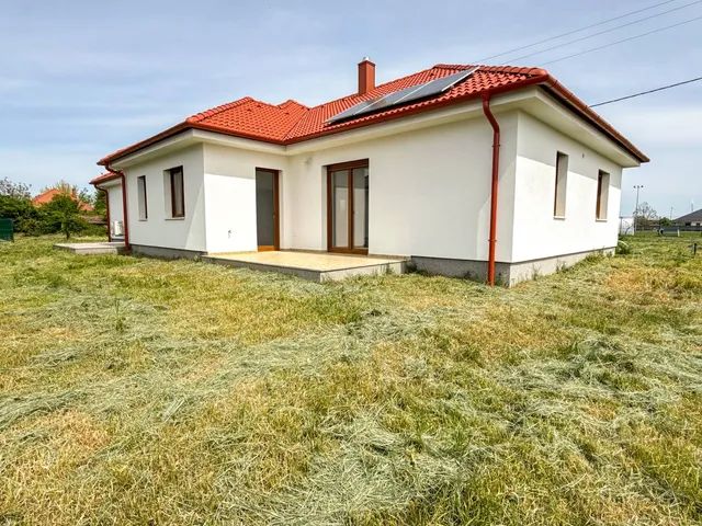 Eladó ház Levél 94 nm