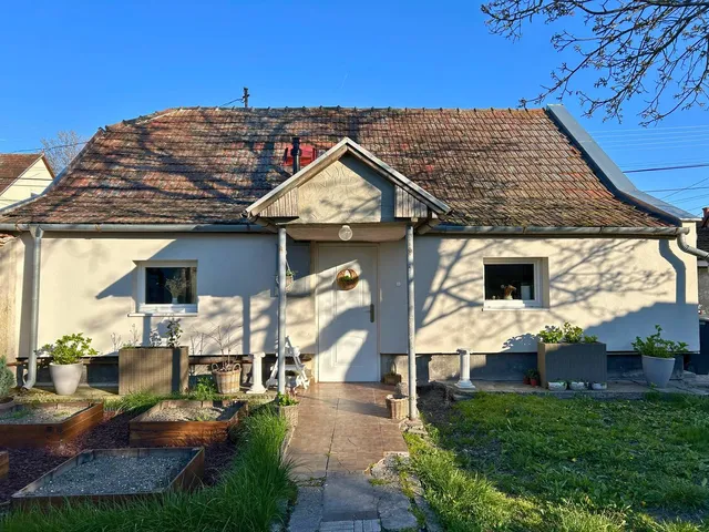 Eladó ház Győr, Újváros 54 nm