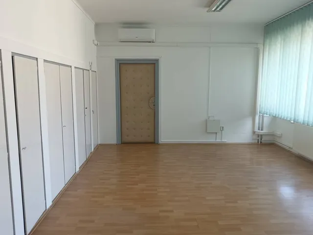 Kiadó kereskedelmi és ipari ingatlan Győr, Nádorváros 46 nm