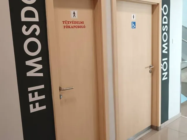Kiadó kereskedelmi és ipari ingatlan Győr, Nádorváros 31 nm