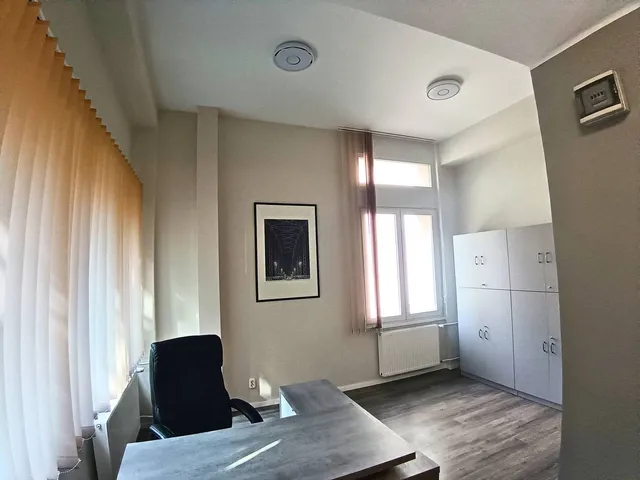 Kiadó kereskedelmi és ipari ingatlan Győr, Nádorváros 45 nm
