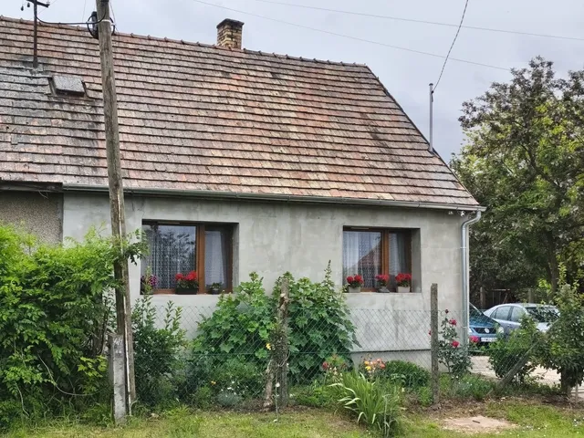 Eladó ház Kömlőd, Kisparnakpuszta 62 nm