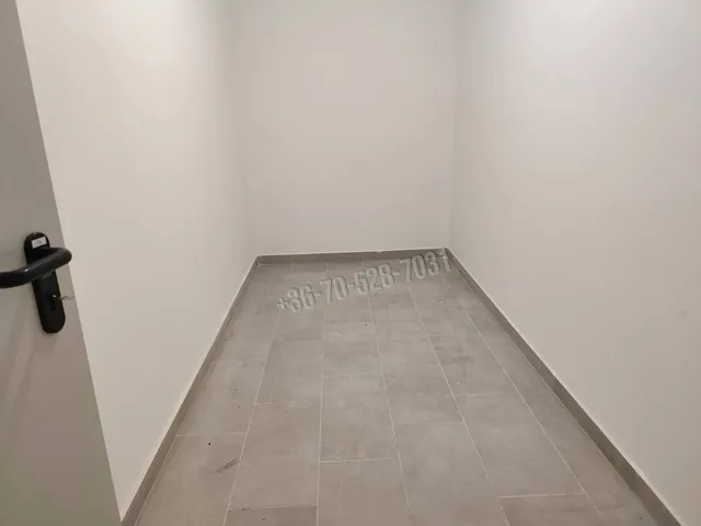 Eladó garázs Komárom, Bem József utca 7 nm