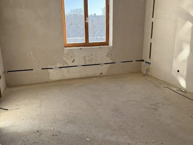Kiadó kereskedelmi és ipari ingatlan Győr, Sziget 730 nm