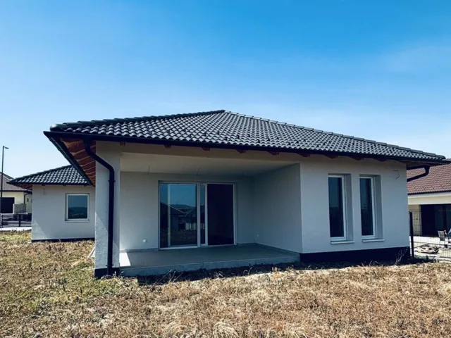 Eladó ház Környe, Bajcsy lakópark 180 nm
