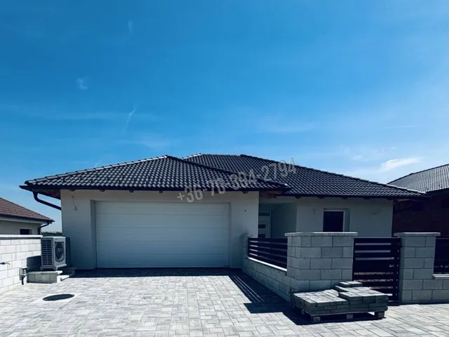 Eladó ház Környe, Bajcsy lakópark 180 nm