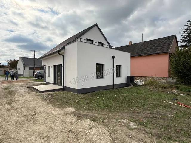 Eladó ház Levél, Petőfi Sándor utca 92 nm