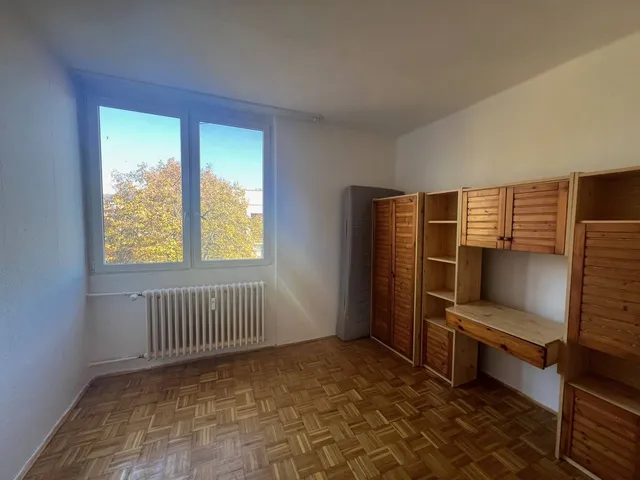 Eladó lakás Tatabánya, Dózsakert 55 nm
