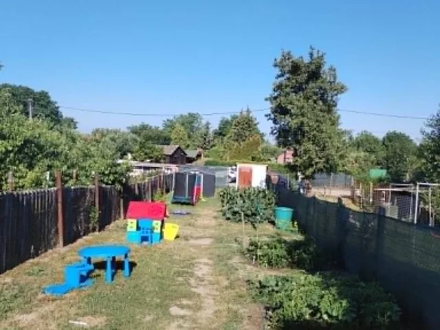 Eladó telek Oroszlány 337 nm