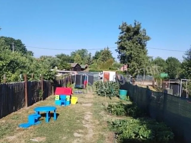 Eladó telek Oroszlány 337 nm