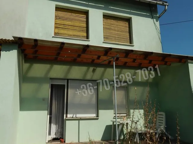 Eladó ház Lábatlan, Zalka Máté lakótelep 94 nm