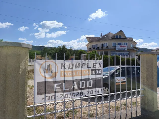 Eladó kereskedelmi és ipari ingatlan Vértesszőlős, Határ út 1700 nm