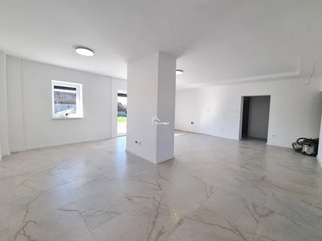 Eladó ház Bezenye 189 nm