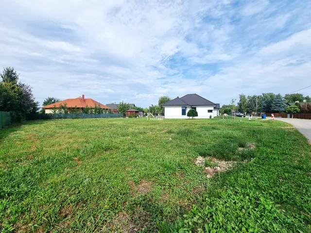 Eladó telek Dunakiliti 760 nm