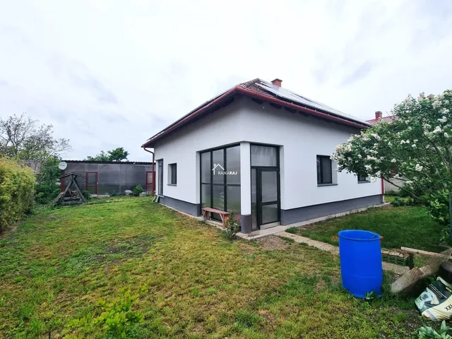 Eladó ház Levél 100 nm