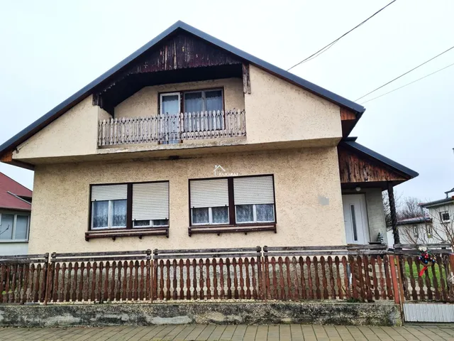 Eladó ház Lipót 118 nm