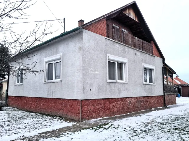 Eladó ház Máriakálnok 170 nm