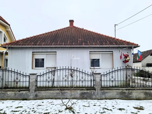 Eladó ház Darnózseli 100 nm