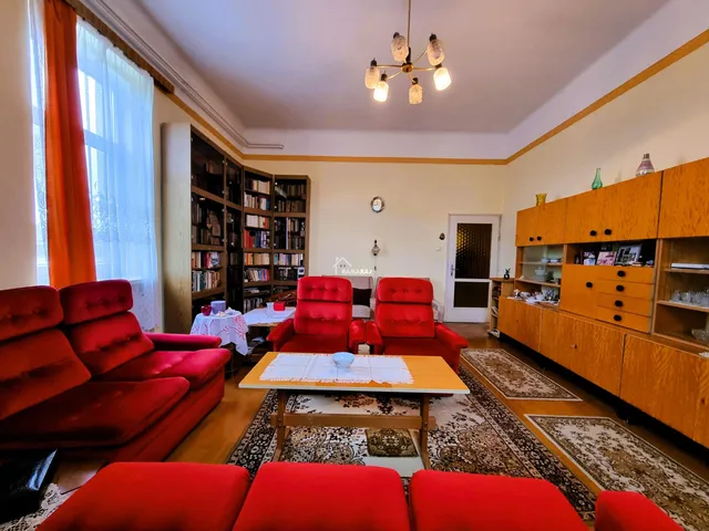 Eladó lakás Mosonmagyaróvár, Ipartelep 76 nm