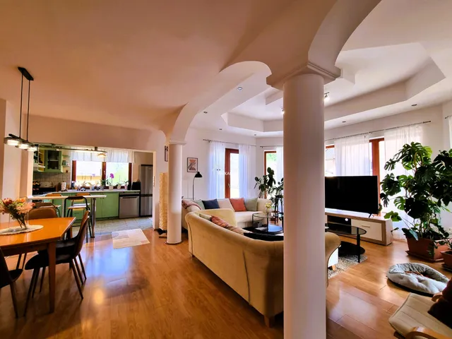 Eladó ház Feketeerdő 125 nm