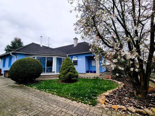 Eladó ház Feketeerdő 95 nm