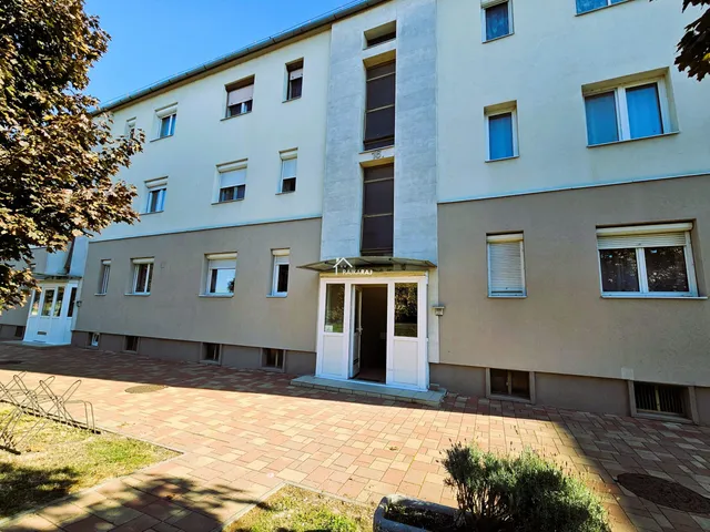Eladó lakás Mosonmagyaróvár, Városközpont 58 nm