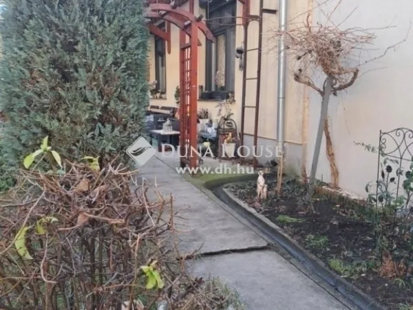 Eladó lakás Vác 77 nm